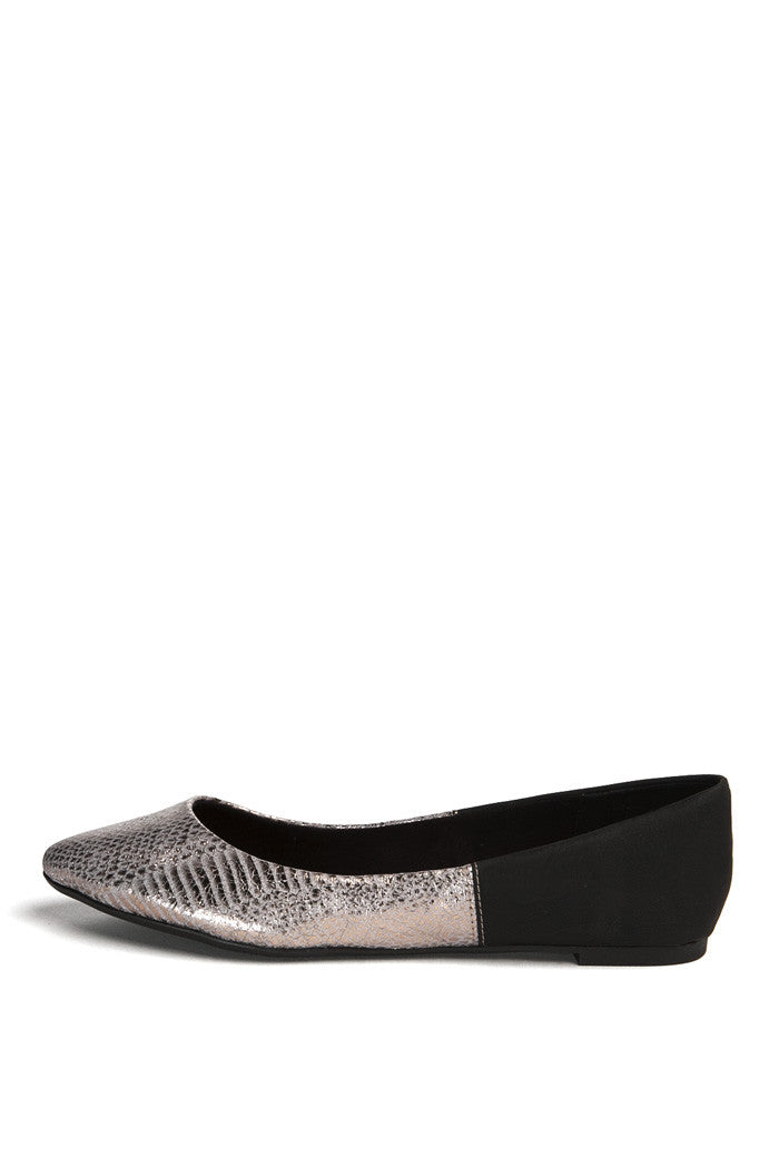 Kassia Flat in Pewter