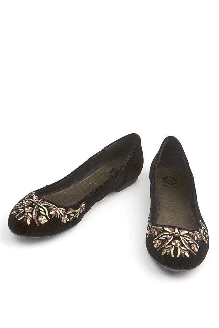 Narcissa Flat in Black