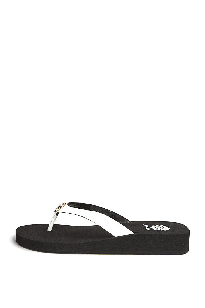 Eda Flip-Flop in White