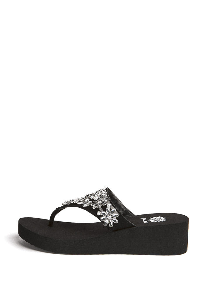 Zion Flip-Flop in Black