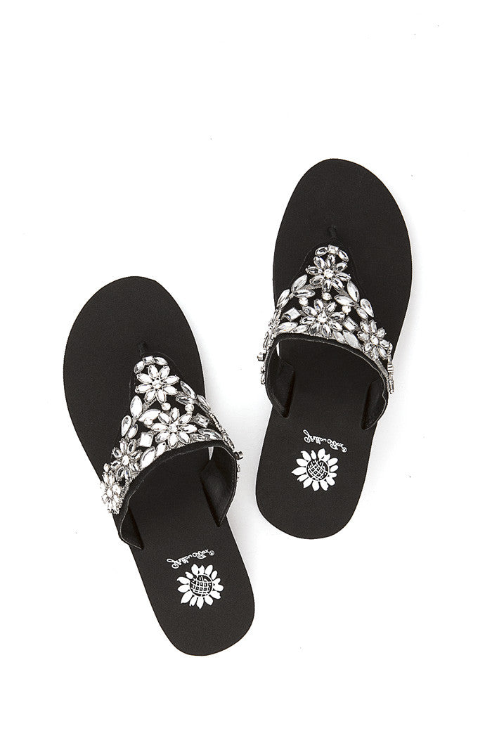 Zion Flip-Flop in Black