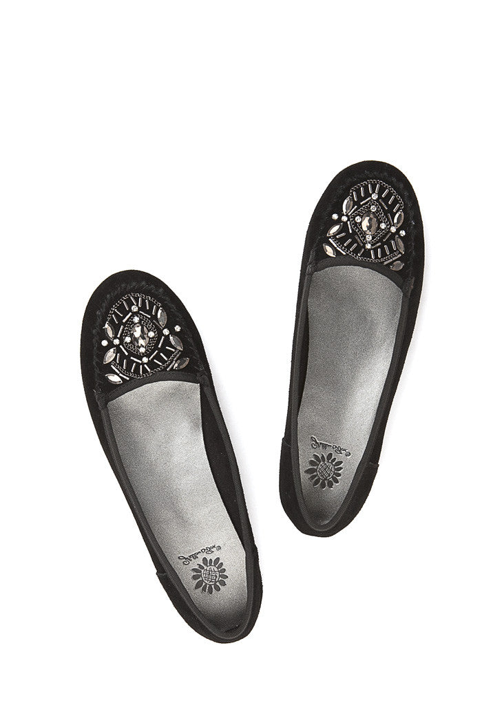 Cassandra Flat in Black