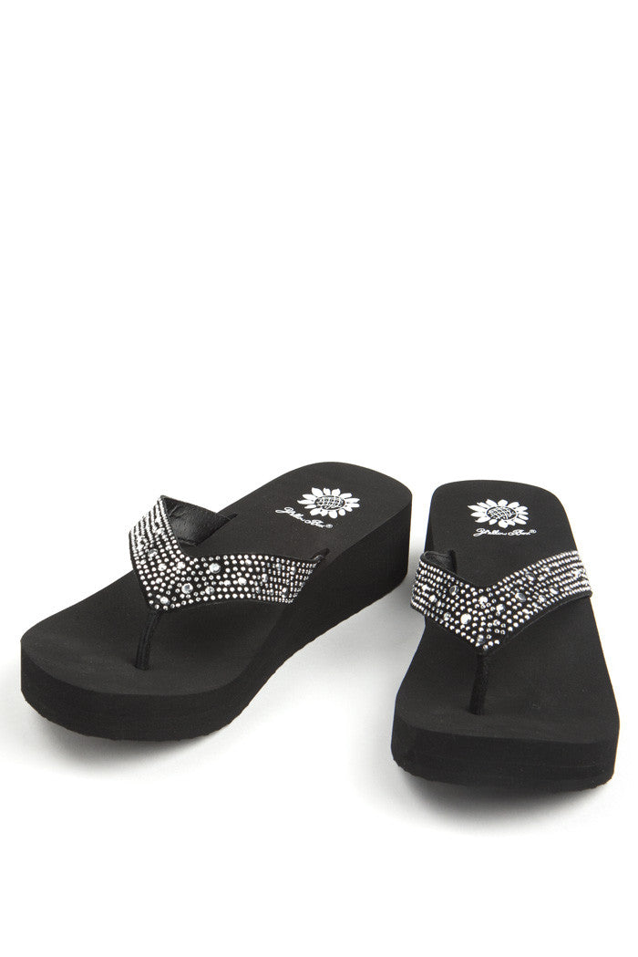 Africa Flip-Flop in Black