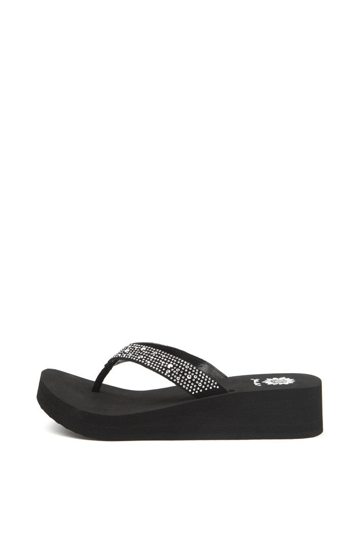 Africa Flip-Flop in Black