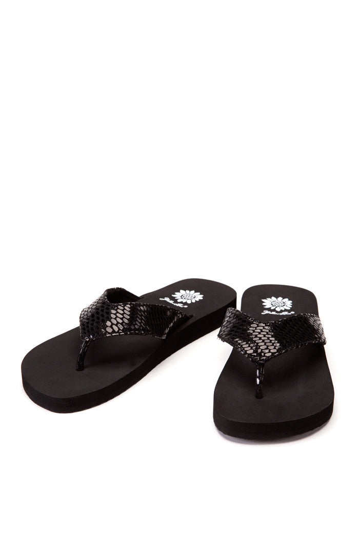 Brie Flip-Flop in Black