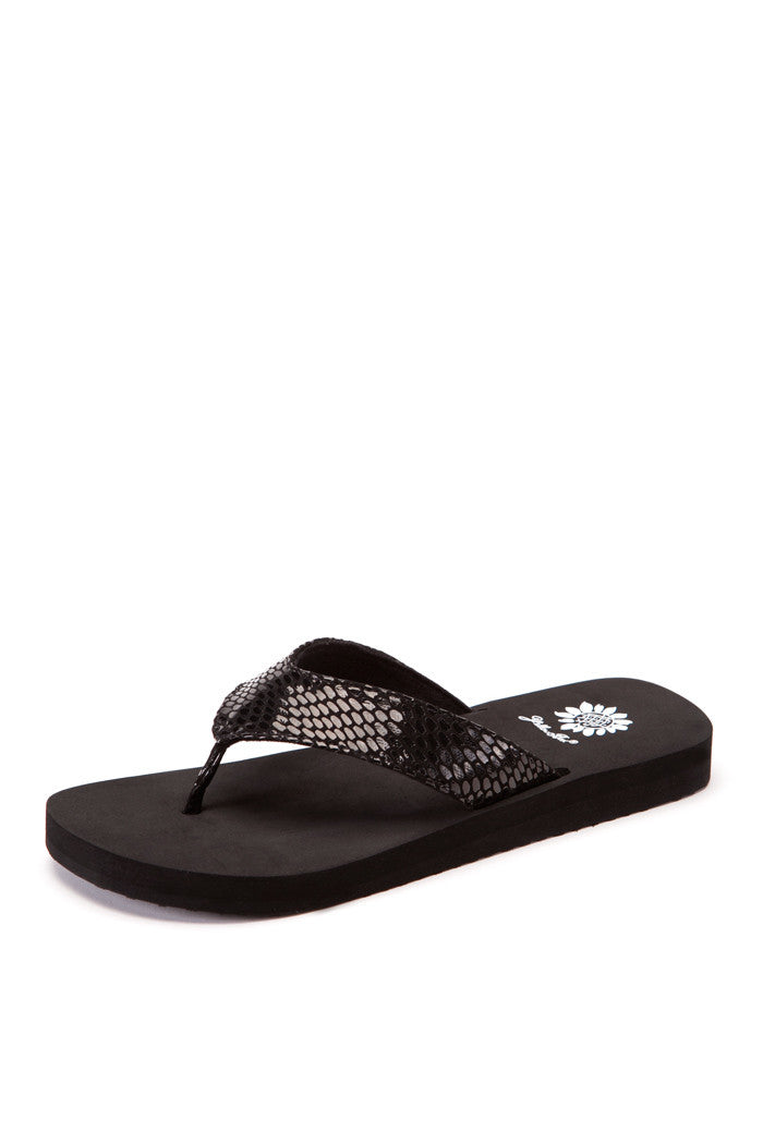 Brie Flip-Flop in Black