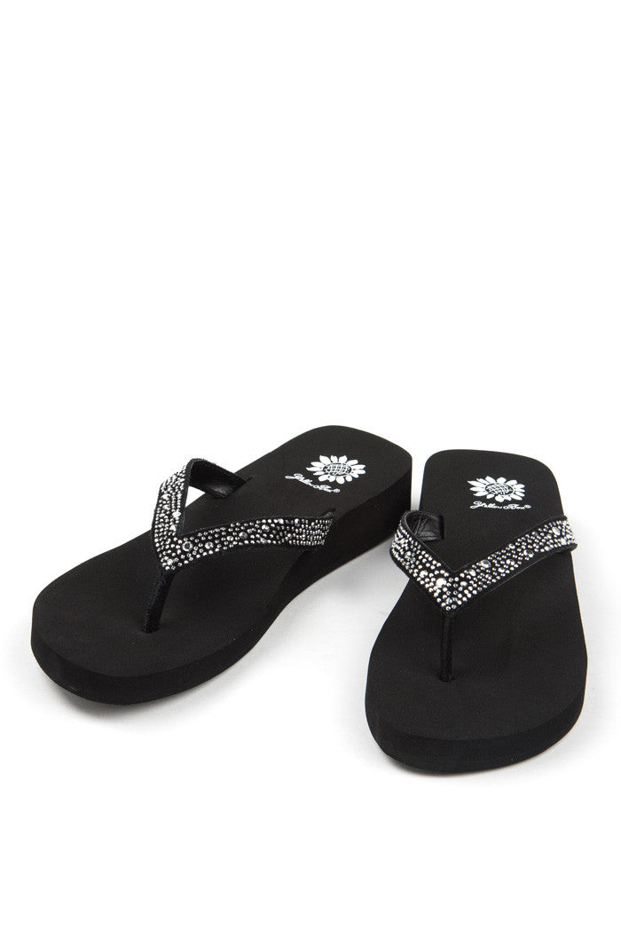 Zeus Flip-Flop in Black