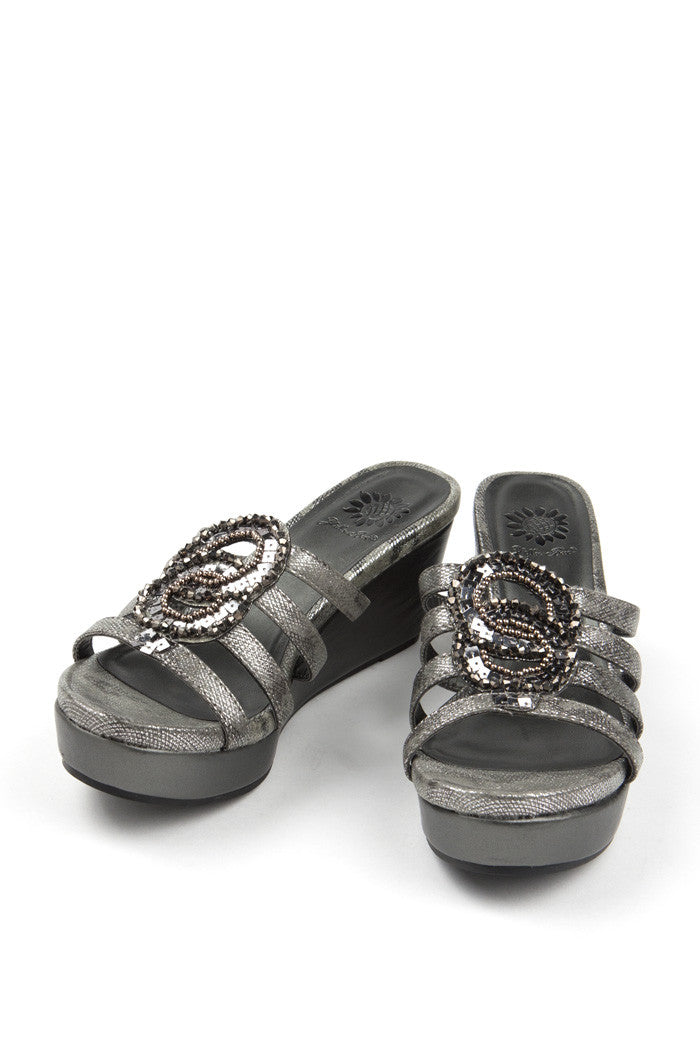 Tiberia Wedge in Pewter