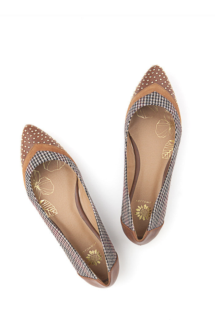 Amorita Flat in Tan