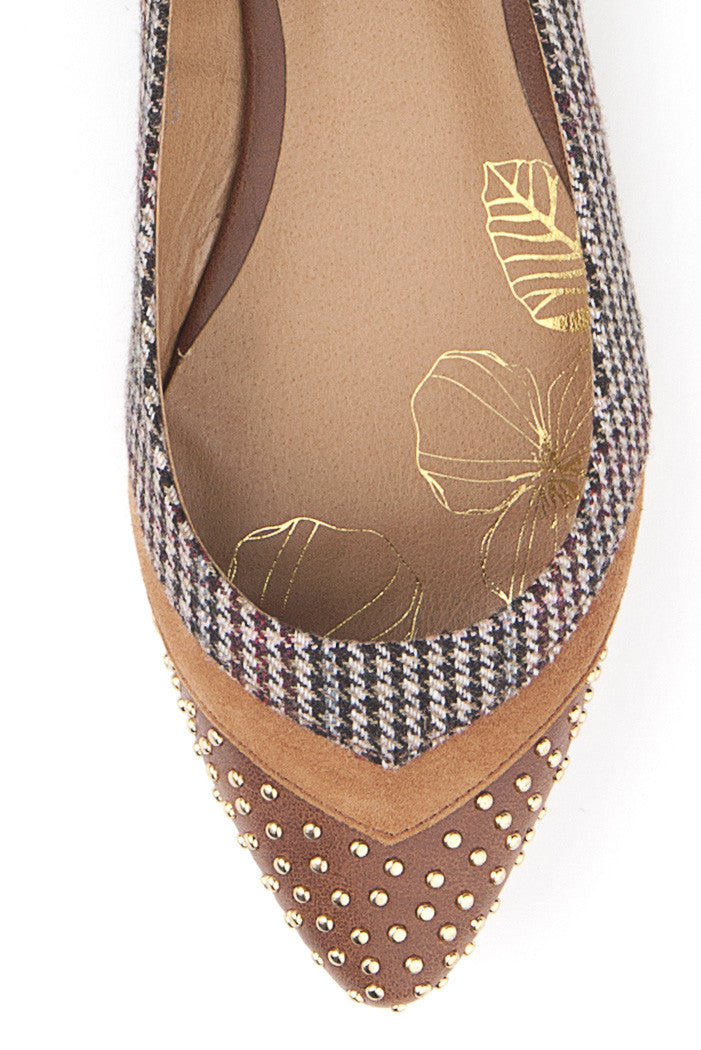 Amorita Flat in Tan