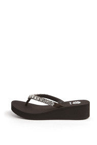 Boomer Flip-Flop in Brown