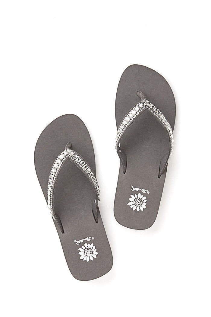 Zabrina Flip-Flop in Gray