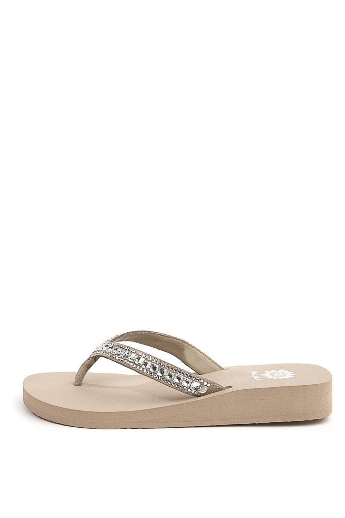 Zabrina Flip-Flop in Taupe