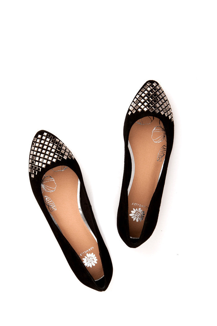 Ishara Flat in Black