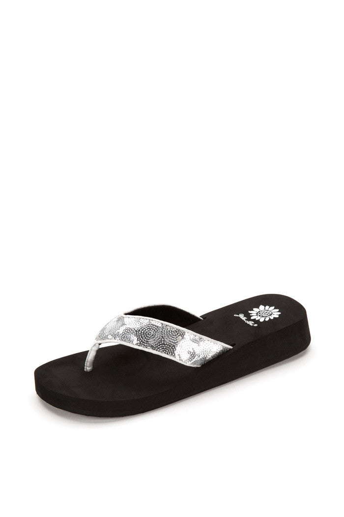 Yakira Flip-Flop in Silver