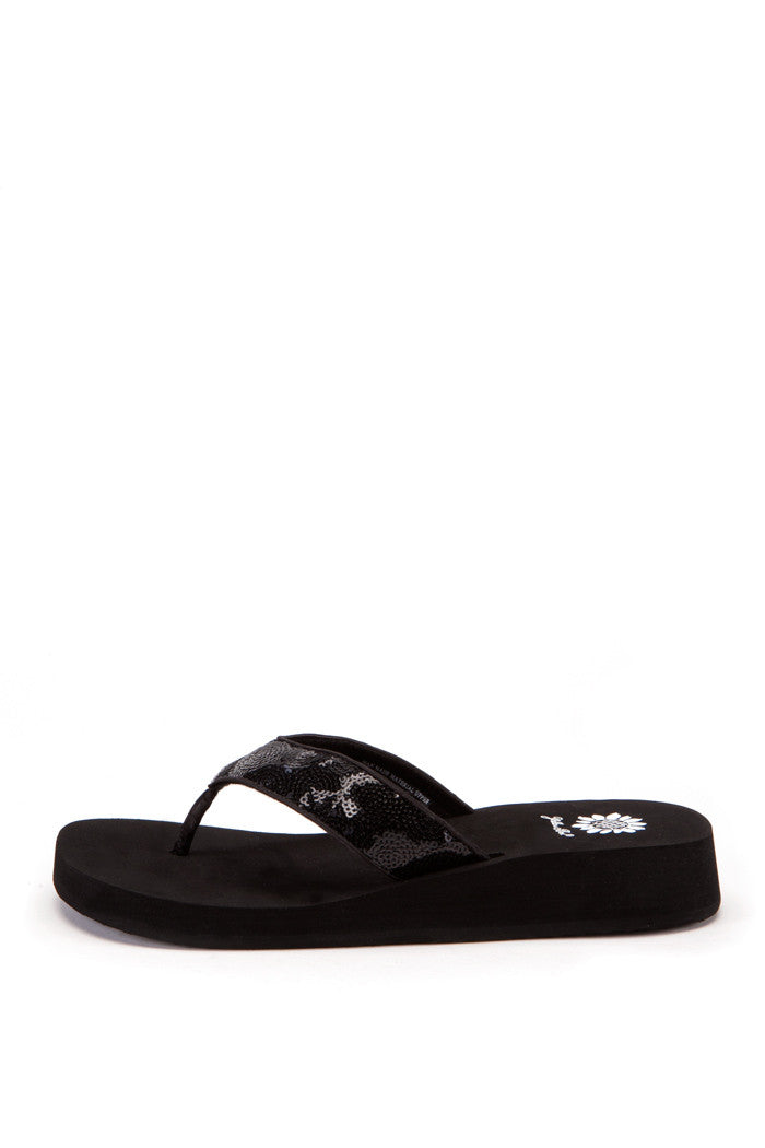 Yakira Flip-Flop in Black