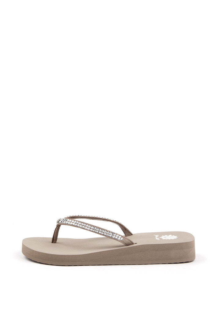 Jello Flip-Flop in Rich Taupe