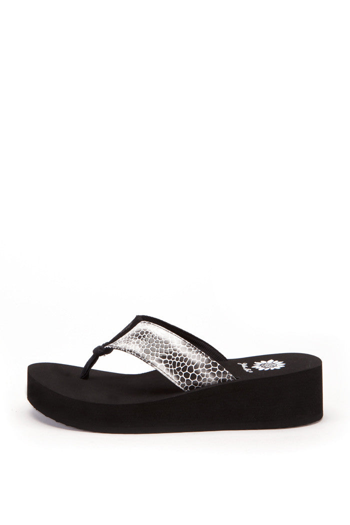 Elpisa Flip-Flop in White