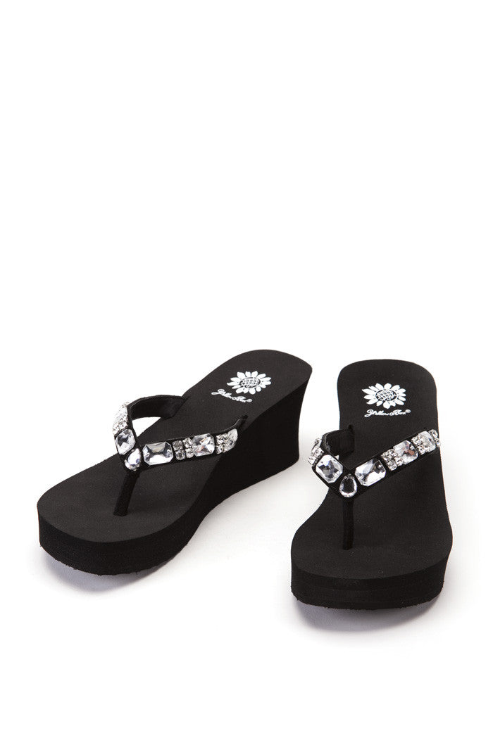 Fionola Wedge Flip-Flop in Black