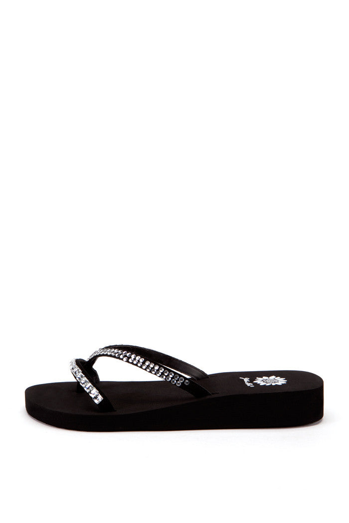 Izzybell Flip-Flop in Black Clear