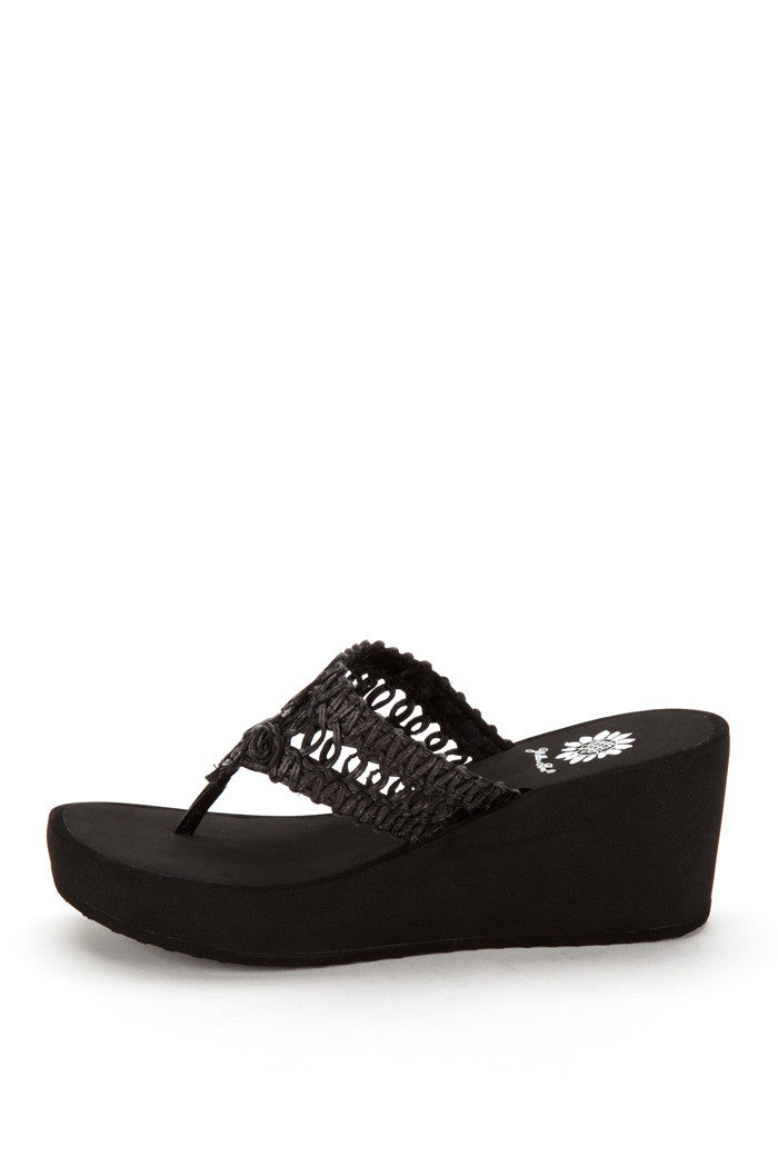 Jairren Wedge Flip-Flop in Black