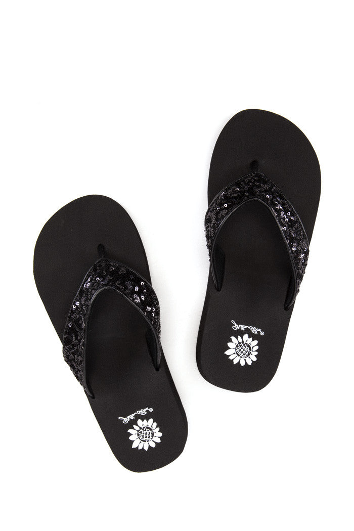 Kuria Flip-Flop in Black