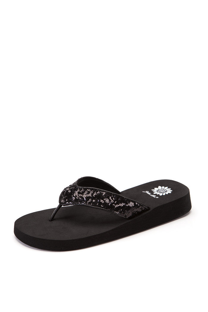 Kuria Flip-Flop in Black