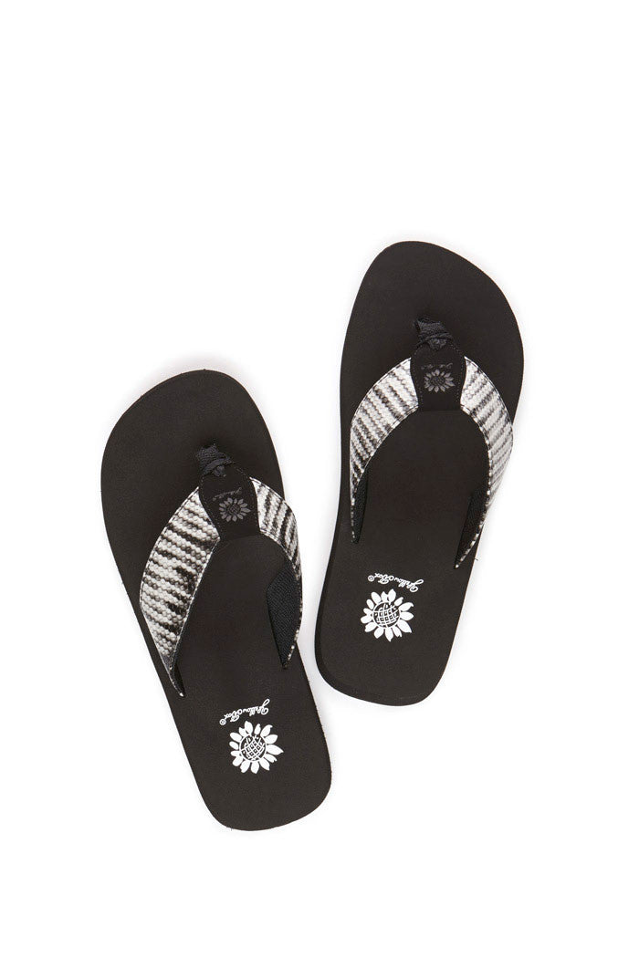 Magenta Flip-Flop in Black