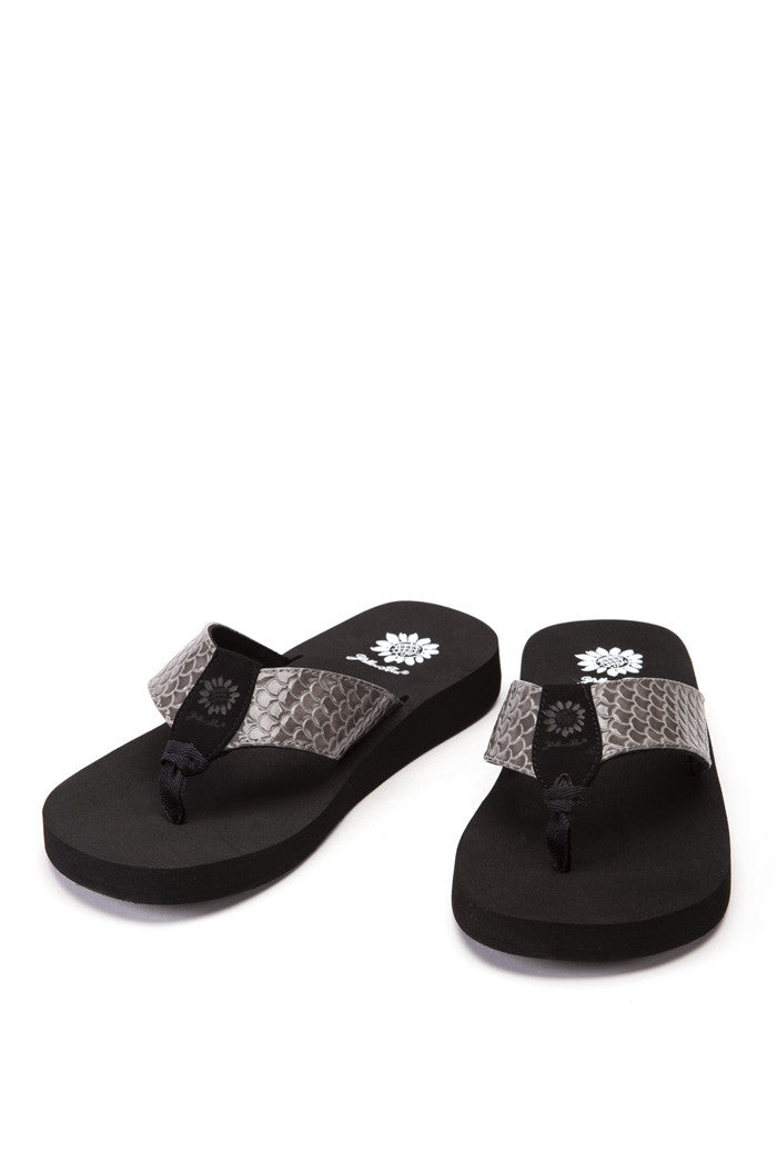 Sammi Flip-Flop in Gray