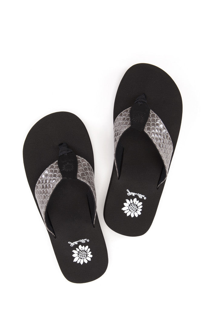 Sammi Flip-Flop in Gray