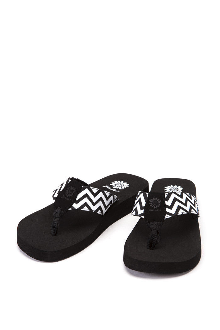 Yulisa Flip-Flop in Black