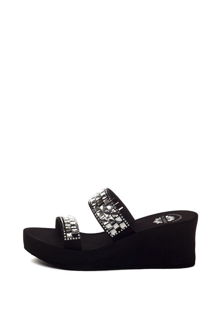 Hedia Wedge in Black