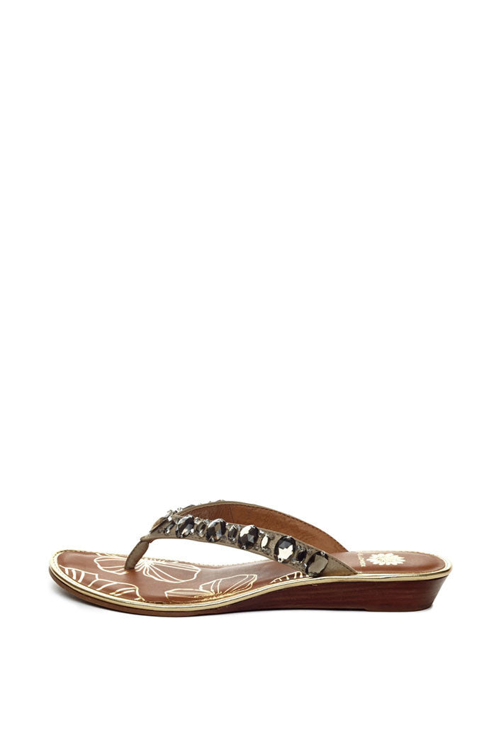 Klaudia Thong Sandal in Gold