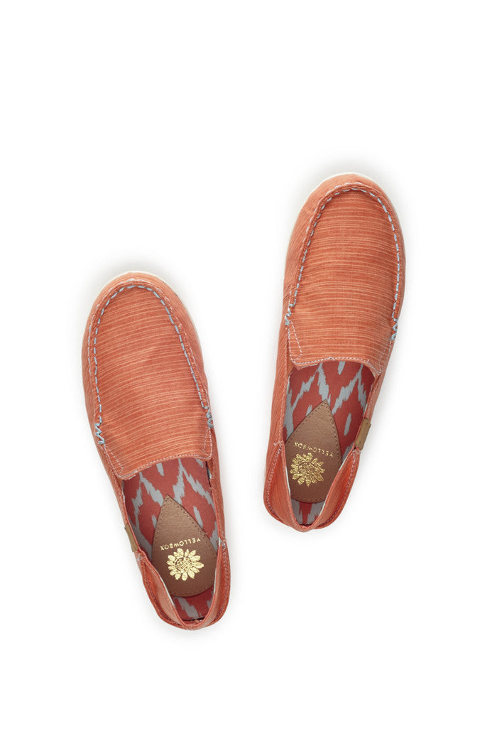 Lizzie Flat in Coral