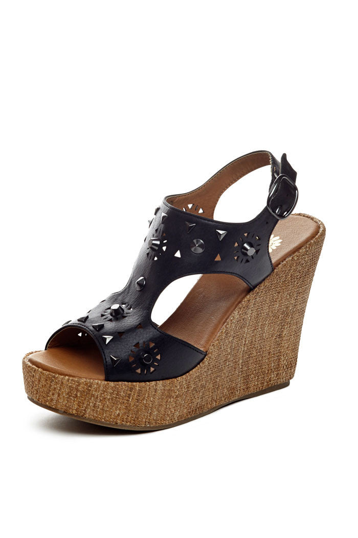 Maribel Wedge in Black