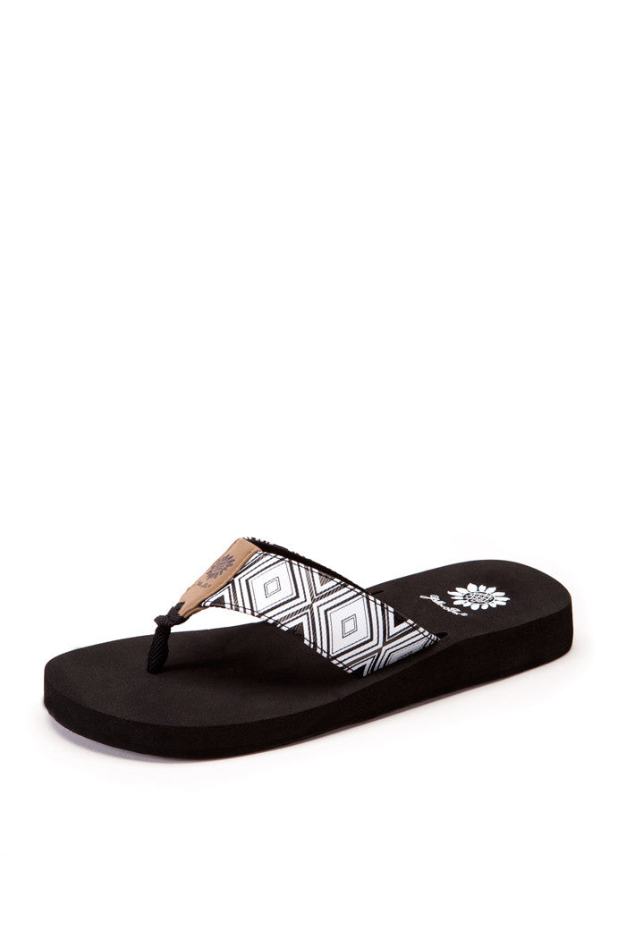 Yadira Flip-Flop in White