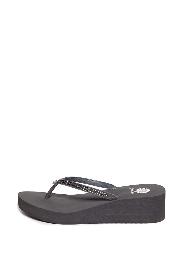 Custard Flip-Flop in Smoke