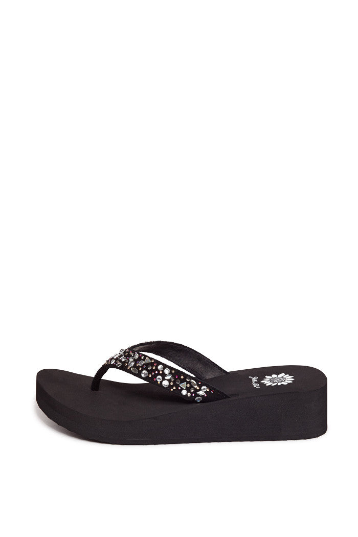 Jeannine Flip-Flop in Black