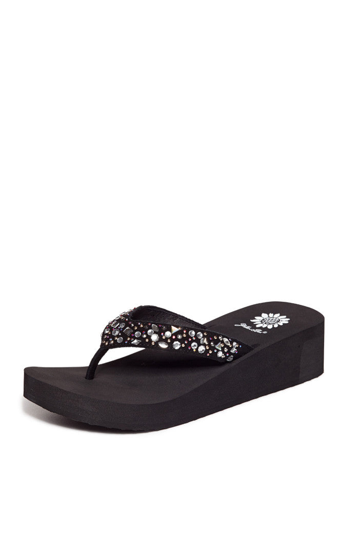 Jeannine Flip-Flop in Black