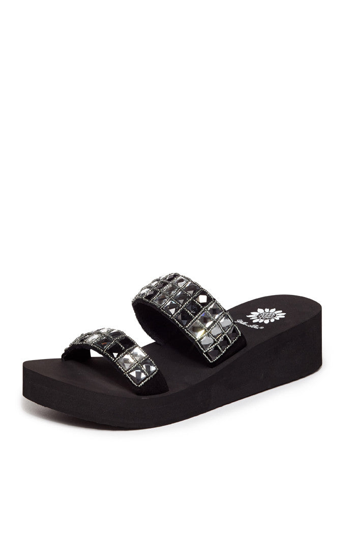 Madelyn Platform Sandal in Black