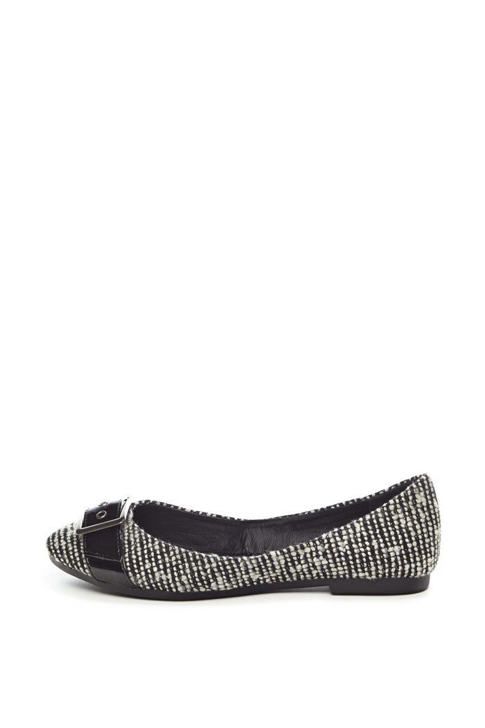 Brenda Flat in Black