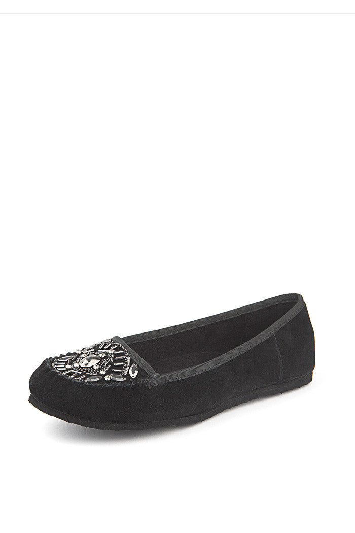 Cassandra Flat in Black