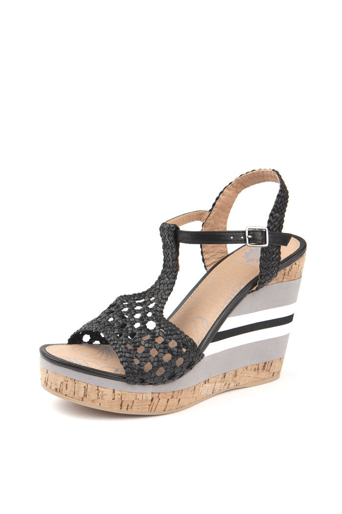 Ivana Wedge in Black