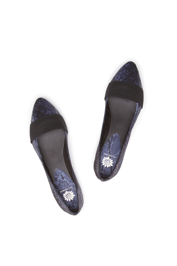 Sizzle Flat in Navy